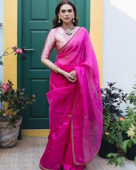 भारतीय दुल्हन संबंधी, Pink Sari, डिजाइनर कपड़े, Aditi Rao Hydari, Aditi Rao, Indian Sari Dress, Organza Silk Saree, Indian Saree Blouses Designs, Simple Sarees