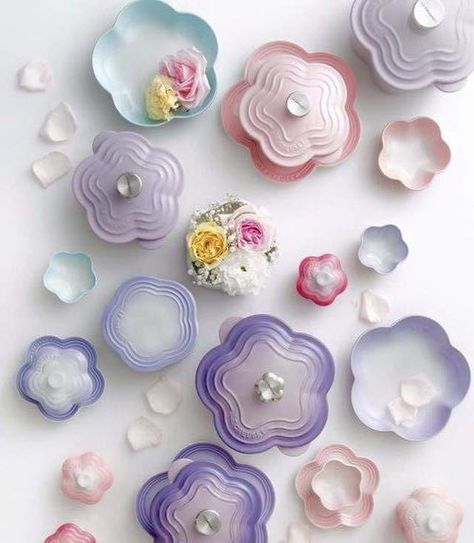 ً on Twitter: "Le Creuset heart and flower cocotte… " Heart Le Creuset, Heart Shaped Le Creuset, Chiffon Pink Le Creuset, Lilac Le Creuset Set, Le Creuset Flower Cocotte, Neo Baroque, Pastel Decor, Cute Kitchen, Le Creuset