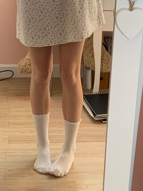 Girl White Socks, Mode Ulzzang, Boys Of Tommen, White Socks, Sweet Girls, Bad Girl, Knee High Sock, Aesthetic Girl, My Aesthetic