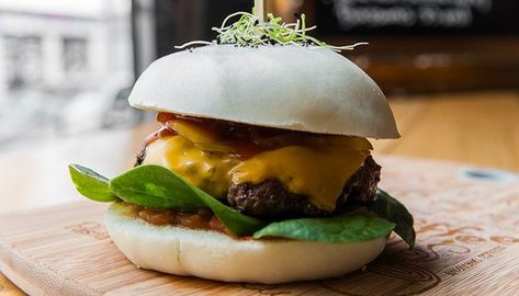 “Ham-bao-gers” – Bao Burger Recipe Bao Burger, Types Of Burgers, Unique Burgers, Vegan Patties, Unique Sauces, Best Restaurants In Paris, Smoked Cheese, Vegetarian Burger, Gourmet Burgers