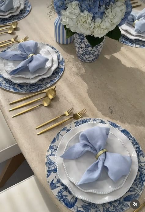 Something Blue Bridal, Blue Bridal Shower, Tafel Decor, Blue Themed Wedding, Dinner Table Decor, Future Wedding Plans, Blue Bridal, Blue Table, בר מצווה