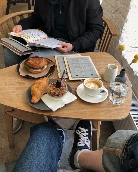 Coffee Dates Aesthetic, Study Date, Coffee Study, Study Cafe, Summer Study, Coffee Shop Aesthetic, Fall Mood Board, Romanticizing School, Uni Life