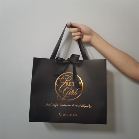 Black Boutique, 2022 Goals, Shopping Bag Design, Bag Boutique, Retail Bag, Black Gift Bags, Boutique Logo Design, Veil Accessories, Retail Bags