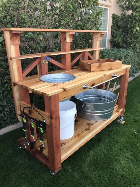 Potting Bench With Sink, Garden Work Bench, Potting Bench Ideas, Potting Bench Plans, Potting Station, Outdoor Potting Bench, Garden Sink, Outdoor Garden Bench, نباتات منزلية