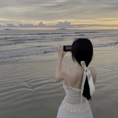 Korean Picture, Korean Photo, Beach Icon, 사진 촬영 포즈, Beach Photography Poses, Korean Aesthetic, Beach Poses, Beach Aesthetic