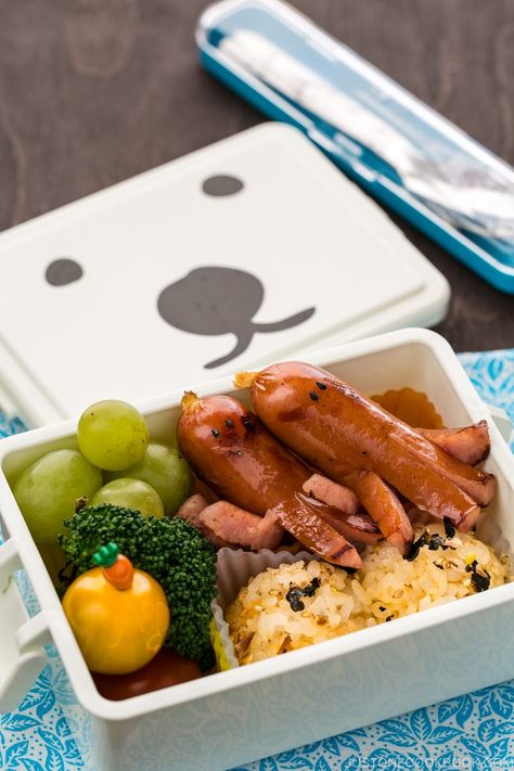 Sausage Bento, Octopus Sausage, Bentobox Lunch, Easy Bento, Bento Box Lunch For Kids, Bento Box Recipes, Just One Cookbook, Kids Bento, Japanese Food Bento