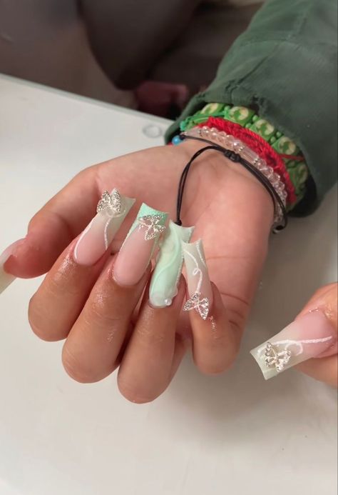 Quinceanera Nails, Green Acrylic Nails, Long Acrylic Nail Designs, Colored Acrylic Nails, Simple Acrylic Nails, Cute Acrylic Nail Designs, Classy Acrylic Nails, Long Acrylic Nails Coffin, Inspired Nails