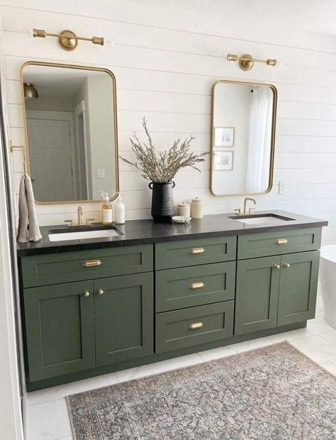 Green Cabinets Bathroom, Green Bathroom Vanity, Green Bathroom Decor, Green Vanity, Country Cottage Farmhouse, Timeless Bathroom, Fitted Bathroom, Cottage Bathroom, Modern Farmhouse Bathroom