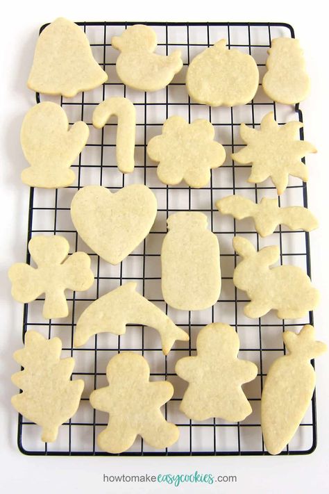 Plain Cookie Recipe, Cream Cheese Sugar Cookie Recipe, Decorated Cookies Christmas, Eggless Sugar Cookies, Family Recipe Ideas, Christmas Cutout Cookies, Cream Cheese Sugar Cookies, Christmas Cookie Swap, Baking Deserts