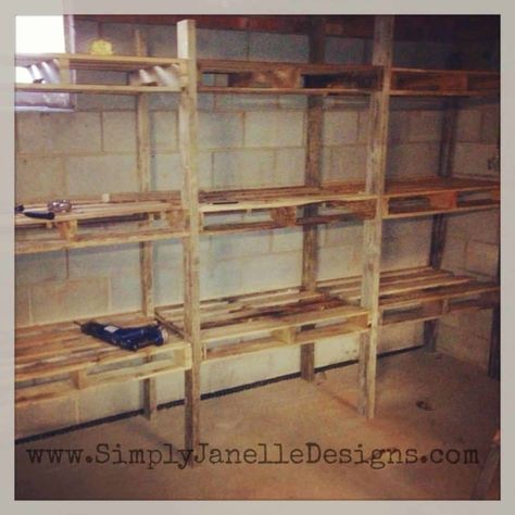 Pallet Shelves Diy, Making Shelves, Pallet Door, Deco Surf, Pallet Wood Shelves, Pallet Storage, Pallet Kitchen, Room Storage Diy, 1001 Pallets