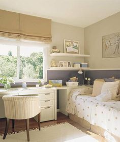 Guest room office combo ideas beside desk. #guestroomofficecomboideas Room And Office Combo Ideas, Office Bedroom Combo, Bedroom Office Combo, Guest Room Office Combo, Small Guest Rooms, Spare Room Office, Home Office Guest Room Combo, Guest Bedroom/office, Small Guest Room