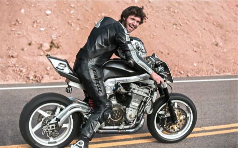 guy-martin-004 Ducati Monster 620, Triumph Rocket, Guy Martin, Bagger Motorcycle, Isle Of Man Tt, Мотоциклы Cafe Racers, Motorcycle Racers, Custom Baggers, Suzuki Gsx R