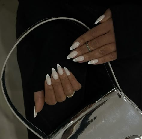 Simple Chrome Nails, Mat Nails, Outfits December, Matted Nails, White French Nails, Makeup Nails Art, French Nail Designs, Classy Acrylic Nails, Pretty Gel Nails