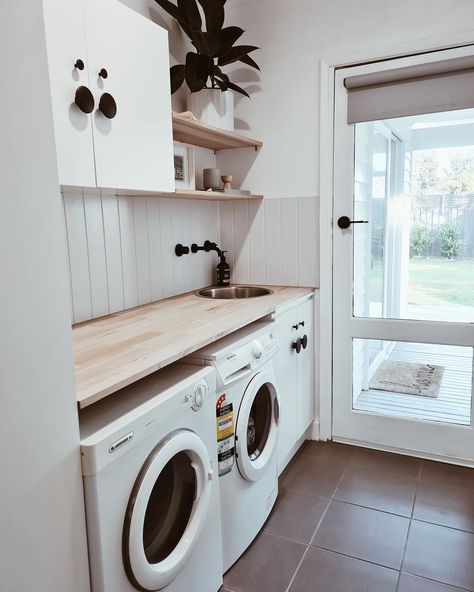 Bunnings Warehouse’s Instagram post: “MAKEOVER MONDAY ✨ This laundry transformation from @katythomasstudio will take the ‘chore’ out of doing the washing 🧺  We love the use of…” Bunnings Laundry, Laundry Reno, Laundry Makeover, Toilette Design, Laundry Room Lighting, Laundry Room Flooring, Laundry Room Wallpaper, Modern Laundry, Dream Laundry Room