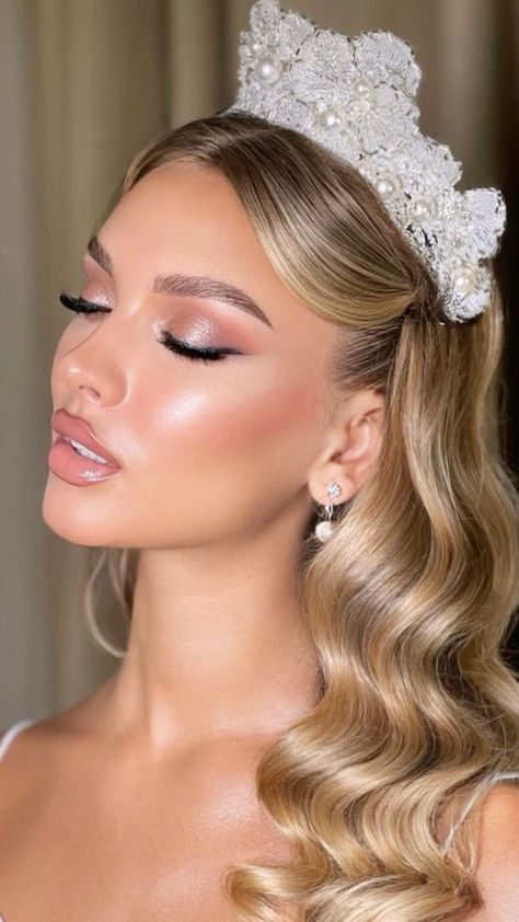 Bride Makeup For Blondes, Angel Bridal Makeup, Blonde Bride Makeup, Bridesmaids Makeup Natural, Simple Bride Makeup, Wedding Glam Makeup Brides, Blonde Bridal Makeup, Soft Wedding Glam, Bridal Makeup Blonde