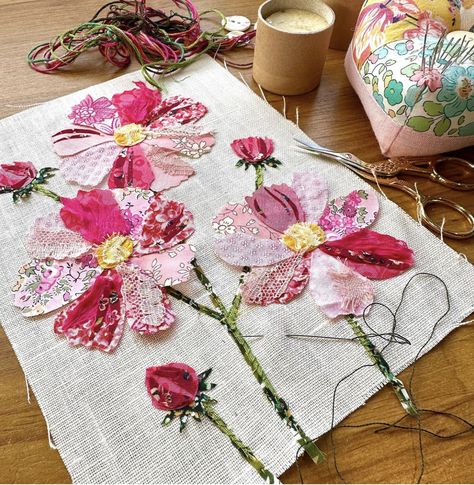 Hand Sewn Patches, Patch Work Designs Ideas, Patch Work Embroidery, Appliqué Flowers, Applique Art, Textile Art Embroidery, Scrap Fabric Crafts, Flower Quilts, Applique Quilt Patterns