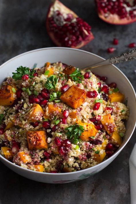 Roasted Butternut Squash Quinoa Salad Pic Squash Quinoa Salad, Butternut Squash Quinoa Salad, Resep Vegan, Squash Quinoa, Butternut Squash Quinoa, Salad Quinoa, Plats Healthy, Resep Salad, Quinoa Salad Recipes