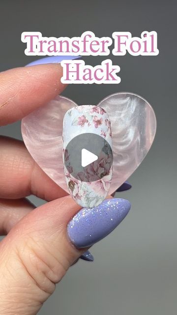 Acrylic Nail Foil Designs, Foil For Nails, Gel Nail Stamping Tutorial, Gel Nail Storage Ideas, Nail Art Shell Flake, Floral Foil Nail Art, How To Put Foil On Nails, How To Do Foil Nails, Nail Transfer Foil Designs Ideas