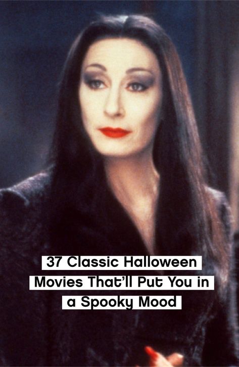 37 Classic Halloween Movies That Will Put You in a Spooky Mood Vintage Halloween Movies, 90s Horror Movies Costumes, Funny Halloween Movies, Old Halloween Movies, Classic Halloween Movies List, Fun Halloween Movies, Halloween Movie Quotes, Classic Halloween Characters, Halloween Movie Characters