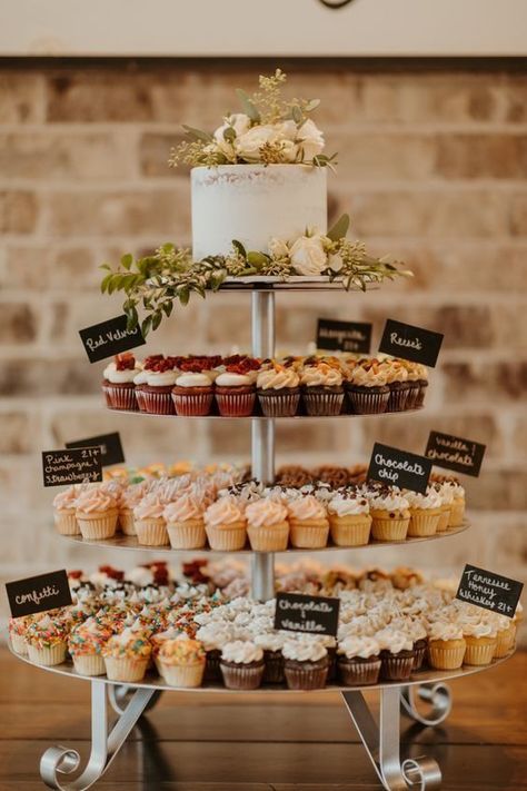 Cupcake Wedding, Mini Cupcake, Cupcake Display, Wedding Dessert Table, Wedding Cakes With Cupcakes, Wedding Dessert, Future Wedding Plans, Cute Wedding Ideas, Wedding Cupcakes