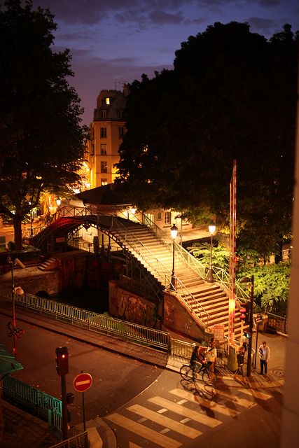 Canal Saint Martin Canal St Martin, The Pink House, Best Vacation Destinations, Paris Place, Beautiful Paris, Visit France, I Love Paris, Pink House, Visit Paris