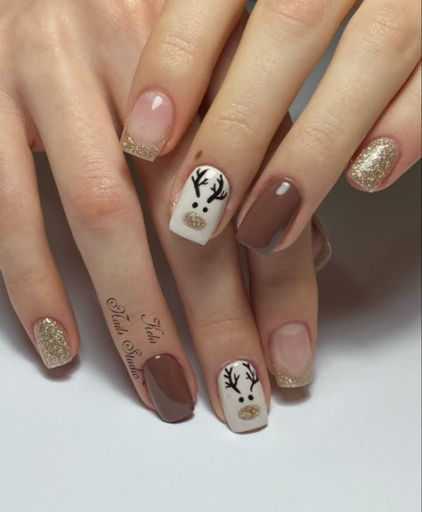 #nailschristmas #nailsdesign #nailsoftheday Christmas Deer Nails, Rain Deer Nails, Deer Nails, Ideas Uñas, Thanksgiving Nails, Nail Studio, Christmas Deer, Toe Nails, Simple Nails