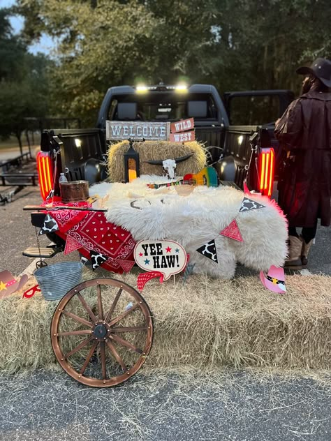 Trunk Or Treat Horse Theme, Horse Trunk Or Treat Ideas, Country Themed Trunk Or Treat, Rodeo Themed Trunk Or Treat, Trunk Or Treat Ideas For Cars Cowboy, Trunk Or Treat Ideas Farm Theme, Cowboy Trunk Or Treat Ideas, Cowboy Theme Trunk Or Treat, Western Trunk Or Treat Ideas For Cars