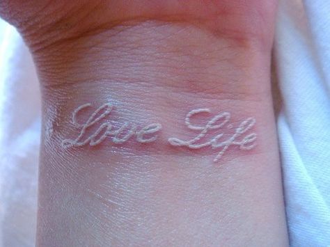 Inkless tattoo(: Love Life Tattoo, Ta Moko Tattoo, Kunst Tattoos, White Ink Tattoo, Tattoo Zeichnungen, White Tattoo, Lindsay Lohan, Tattoo Life, Skin Art