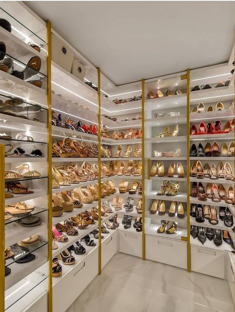 Luxury Closets, Closets Design, Desain Pantry, Shoe Room, Closet Shoe Storage, Dream Closet Design, Walk In Closet Design, Luxury Closets Design, Closet Decor