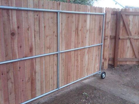 Sliding Fence Gate, Sliding Fence, Wood Gates Driveway, Wooden Fence Gate, Wood Fence Gates, Tor Design, Wood Gates, Fence Design Ideas, Fences Ideas