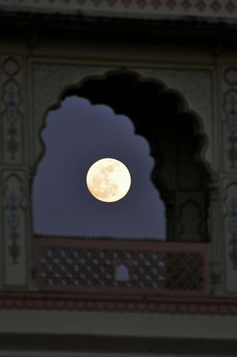 Goodnight Moon - Jaipur, India Moon Indian Aesthetic, Indian Moon Aesthetic, Elsweyr Aesthetic, India Aesthetic Wallpaper, Good Night Aesthetic, House Dayne, Arabian Nights Aesthetic, Indian Night, India Aesthetic