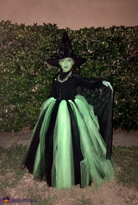 Witches And Wizards Costume, Witches Costume Ideas, Diy Wicked Witch Of The West Costume, Girls Witch Costume Diy, Kids Witch Costume Diy, Toddler Witch Costume Diy, Diy Witch Costume Kids, Diy Wicked Witch Costume, Tulle Witch Costume