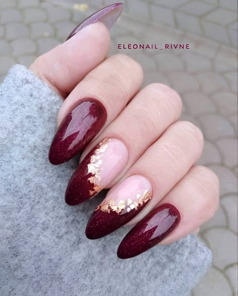 Vampy Nails, Red And Gold Nails, Wine Nails, Burgundy Background, Short Nails Art, Burgundy Nails, Popular Nails, Fancy Nails, Gold Nails