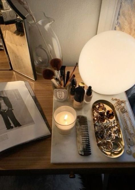 Vanity Aesthetic, Chic Vanity, Home Nyc, Cute Desktop, Rich Girl Aesthetic, Future Apartment Decor, Elegant Makeup, Teen Bedroom Decor, Wood Home Decor