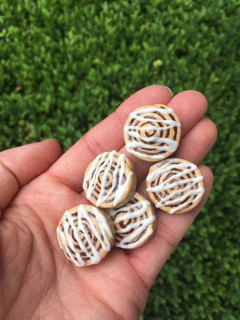 Cinnamon Roll Magnet Polymer Clay Food Cinnabon Refrigerator Magnets - Etsy Clay Art Magnet, Diy Polymer Clay Magnets, Clay Food Magnets Diy, Food Magnets Diy, Food Clay Magnets, Food Magnets Clay, Homemade Magnets Clay, Clay Magnets Food, Food Fridge Magnets