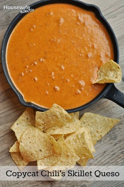 Skillet Queso, Queso Recipe, Iron Skillet Recipes, Taco Dip, Copycat Restaurant Recipes, Buffalo Chicken Dip, Taco Bell, Cat Recipes, Appetizer Dips