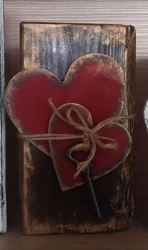 Scrap Pallet Wood Diy Projects, Valentine Diy Crafts Home Decor, Spring Primitive Crafts, Valentine Wood Crafts, Primitive Valentine, Diy Valentine's Day Decorations, Rustic Valentine, Valentine Craft, Valentines Day Crafts