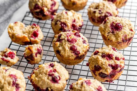 Partridgeberry Muffins, Raspberry Streusel Muffins, Smitten Kitchen Recipes, Raspberry Muffins, Streusel Muffins, Muffin Streusel, Buttered Noodles, Whey Isolate, Oatmeal Muffins