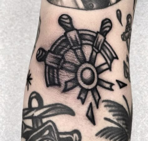 Traditional Nautical Tattoo, Small Traditional Tattoo, Traditional Tattoo Outline, Traditional Tattoo Drawings, Traditional Black Tattoo, Optical Illusion Tattoos, Illusion Tattoos, Traditional Tattoo Flash Art, Traditional Tattoo Inspiration