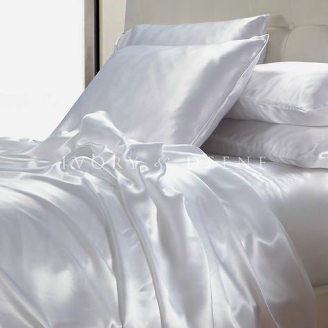 silk satin white sheet set online now at www.ivoryanddeene.com.au  - free aus wide shipping/fast worldwide delivery x Royal Bedding, Luxury Home Ideas, Satin Blanket, Rainbow Bedding, Fur Bedding, Satin Quilt, Silk Sheets, White Sheet, Satin Bedding