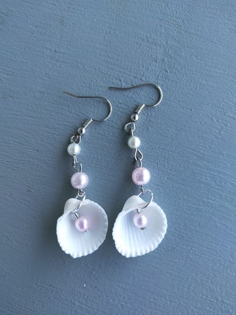 Seashell Earrings Aesthetic, Diy Sea Shell Jewellery, Seashell Jewelry Aesthetic, Sea Shell Earrings Diy, Sea Jewelry Aesthetic, Beach Themed Jewelry, Seashell Earrings Diy, Sea Shell Jewelry Aesthetic, Sea Themed Earrings