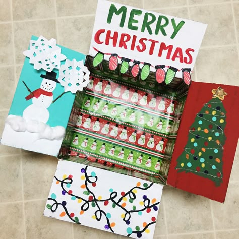 Xmas Care Package, Christmas Deployment Box Ideas, Christmas Deployment Care Packages, Christmas Care Package Military, Diy Christmas Boxes Decor, Military Christmas Care Package, Christmas Package Ideas Boxes, Care Package Ideas Christmas, Christmas Care Package Ideas