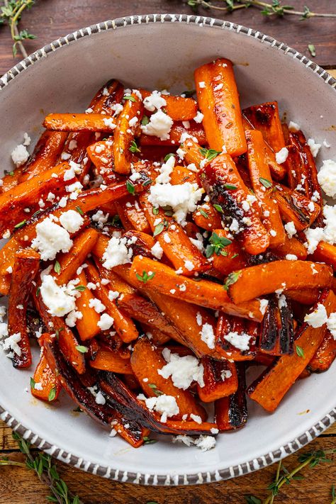 Honey Balsamic Roasted Carrots Balsamic Roasted Carrots, Balsamic Glazed Carrots, Carrots Recipes, Balsamic Carrots, Balsamic Carrots Roasted, Roast Carrots, Honey Carrots, Balsamic Sauce, Roasted Carrots Recipe