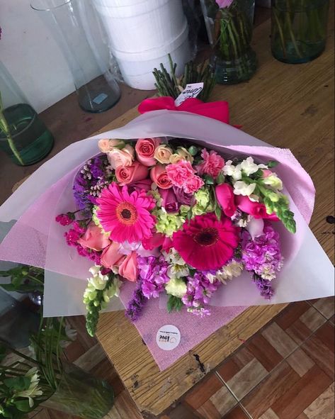 Bright Pink Flower Bouquet, Pink Gerbera Bouquet, Therapy Asthethic, Gerberas Bouquet, Flower Bouquet Summer, Daisies Bouquet, Mixed Flower Bouquet, Gerbera Daisy Bouquet, Bouquet Flores