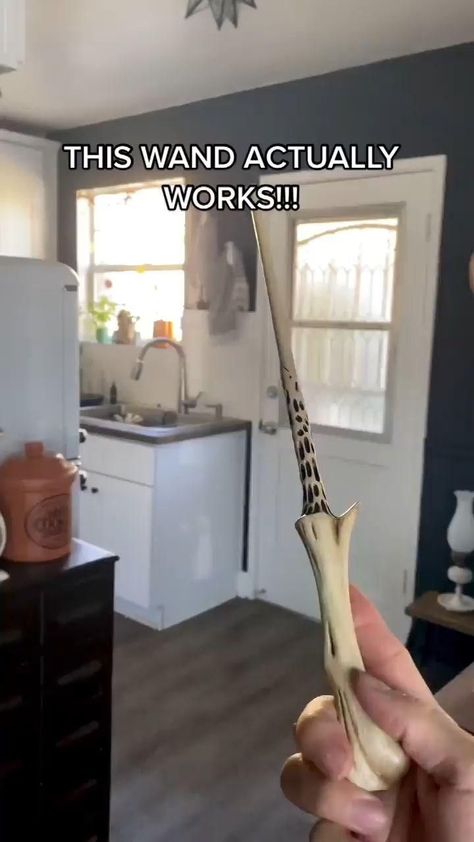 Real Magic Wands, Magic Props, Anniversaire Harry Potter, Magic Wands, Real Magic, Harry Potter Wand, Cool Gadgets To Buy, Magic Wand, Harry Potter Memes