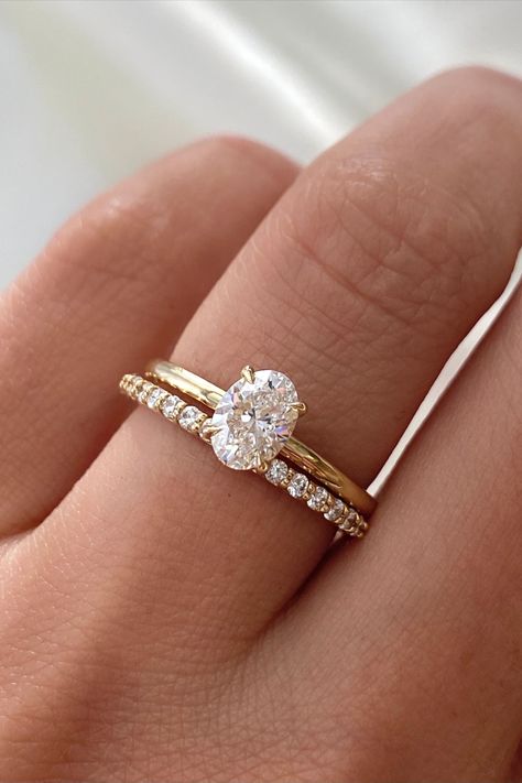 خواتم خطوبة, Oval Diamond Solitaire, Pretty Engagement Rings, Dream Wedding Ring, Stacked Wedding Rings, Cute Engagement Rings, Future Engagement Rings, Dream Engagement Rings, Beautiful Engagement Rings