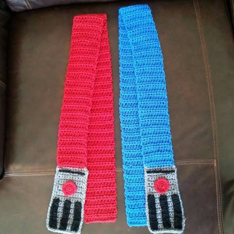 Lightsaber scarf Crochet Patterns Hats Kids, Geek Crochet, Nerdy Crochet, Crocheting For Beginners, Crochet Kids Scarf, Star Wars Crochet, Star Wars Ideas, Crochet Geek, Handbags Patterns