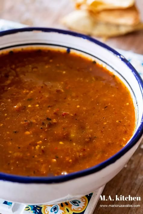 Salsa Rojo Recipe, Red Chili Salsa Recipe, Tomatillo Red Chili Salsa, Red Chili Salsa, Mexican Red Salsa, Hot Salsa Recipes, Red Salsa Recipe, Authentic Salsa, Tomatillo Salsa Recipe