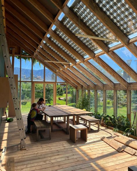 Greenhouse Around House, Greenhouse Extension, Green House Roof, Greenhouse Modern, Greenhouse Structure, Barn Extension, Farm Architecture, Greenhouse Home, Eco Architecture