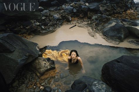 Peng Chang in 'Heat Wave' by Zhong Lin, Vogue Taiwan January 2022 — Anne of Carversville Peng Chang, Vogue Taiwan, Vogue China, Vogue Covers, Model Aesthetic, Environmental Issues, Fashion Story, Sirens, Goldfish